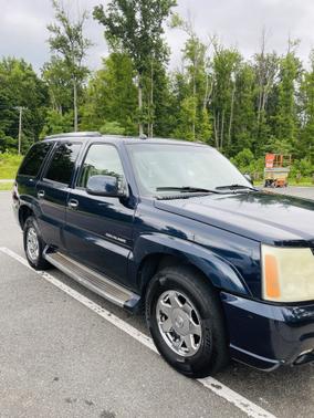 Photo 4 of 8 of 2004 Cadillac Escalade Base