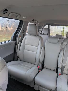 2020 Toyota Sienna XLE