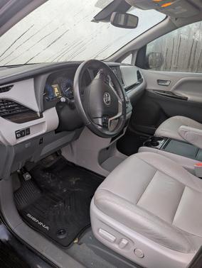2020 Toyota Sienna XLE