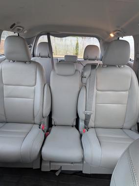 2020 Toyota Sienna XLE