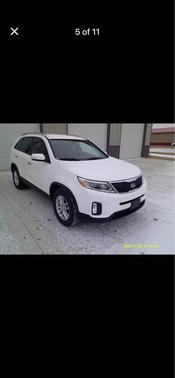 White 2014 Kia Sorento LX