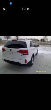 White 2014 Kia Sorento LX