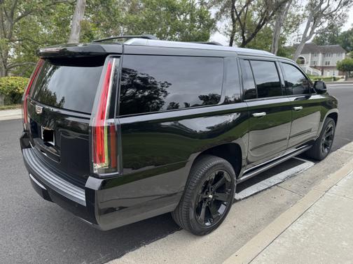 2019 Cadillac Escalade ESV Platinum