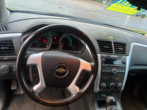 Green 2011 Chevrolet Traverse LT