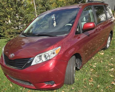 2013 Toyota Sienna LE