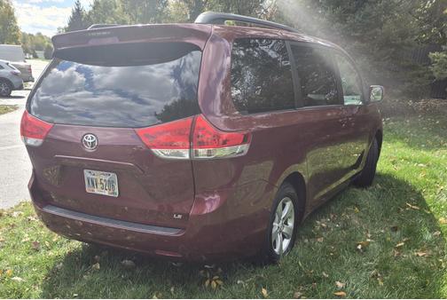 2013 Toyota Sienna LE