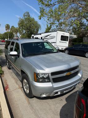 Silver 2014 Chevrolet Suburban 1500 LT