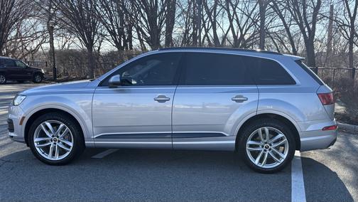 2019 Audi Q7 55 Premium Plus
