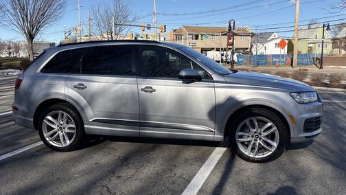 2019 Audi Q7 55 Premium Plus