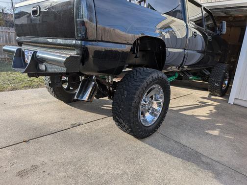 Black 2004 GMC Sierra 2500 SLT H/D Crew Cab