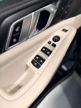 Black 2022 BMW X5 sDrive40i