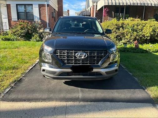Black 2022 Hyundai VENUE SE