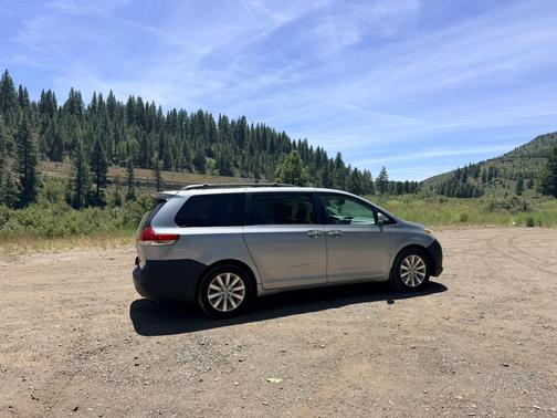 Silver 2011 Toyota Sienna XLE