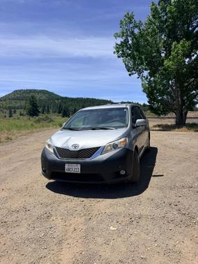 Silver 2011 Toyota Sienna XLE