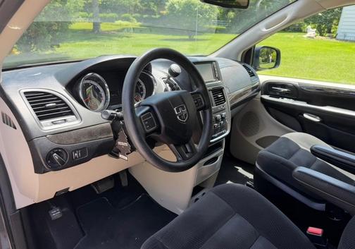 Gray 2020 Dodge Grand Caravan SE