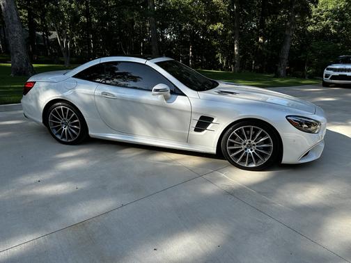White 2019 Mercedes-Benz SL 550 Base