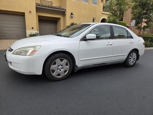 White 2005 Honda Accord LX