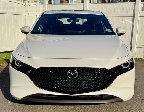 White 2022 Mazda Mazda3 FWD w/Premium Package