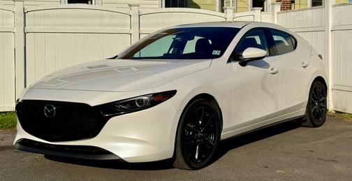 White 2022 Mazda Mazda3 FWD w/Premium Package