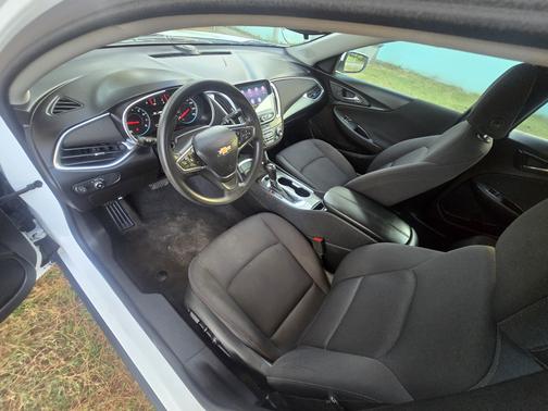 White 2020 Chevrolet Malibu LT