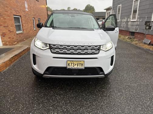 White 2021 Land Rover Discovery Sport SE