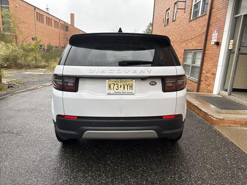 White 2021 Land Rover Discovery Sport SE