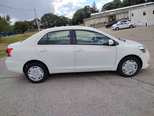 2010 Toyota Yaris Base