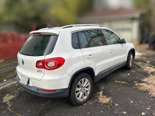 2009 Volkswagen Tiguan SE
