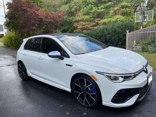 White 2024 Volkswagen Golf R 2.0T Manual