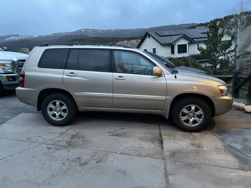 Photo 4 of 6 of 2006 Toyota Highlander Sport
