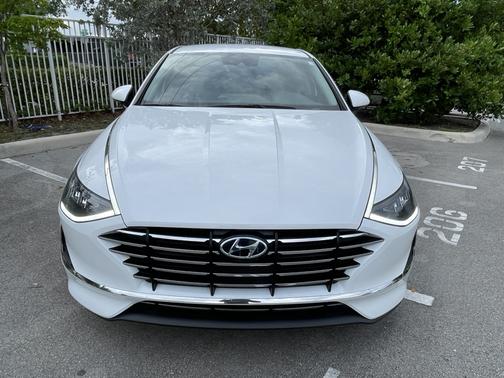 White 2020 Hyundai SONATA SE