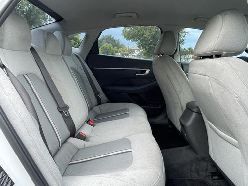 White 2020 Hyundai SONATA SE