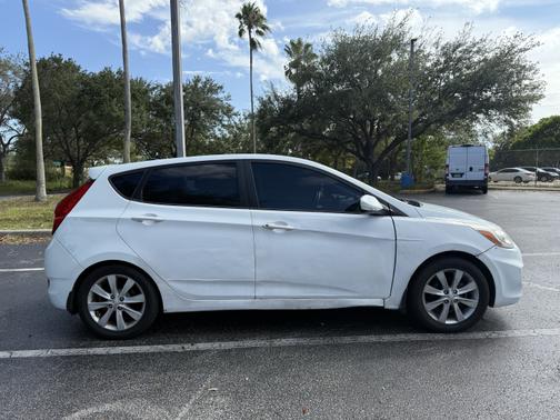 2014 Hyundai Accent SE