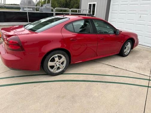 Red 2006 Pontiac Grand Prix Base