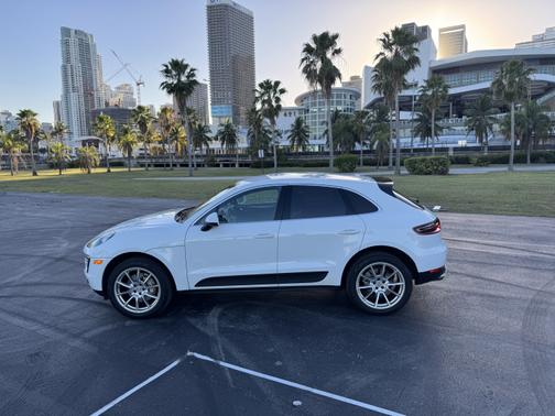 2016 Porsche Macan S