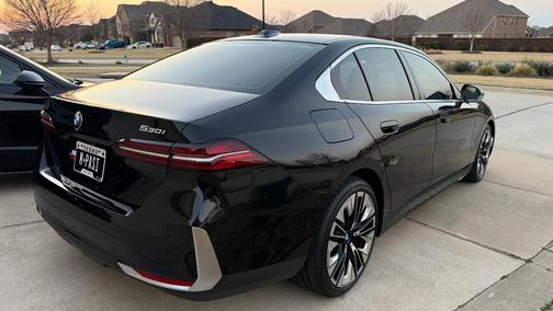 Black 2025 BMW 530 i