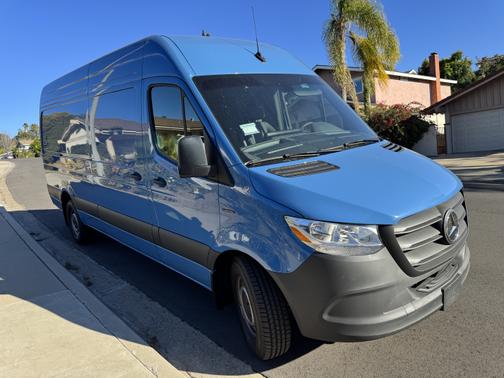 2024 Mercedes-Benz eSprinter 2500 High Roof 170"