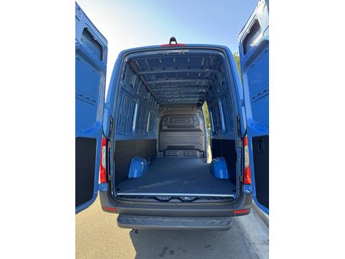 2024 Mercedes-Benz eSprinter 2500 High Roof 170"