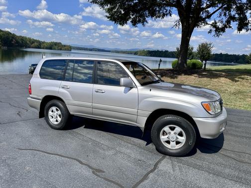 Beige 1999 Toyota Land Cruiser Base