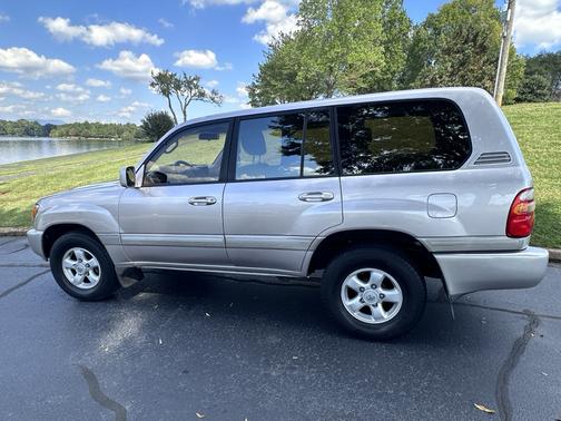 Beige 1999 Toyota Land Cruiser Base