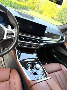 2024 BMW X7 M60i