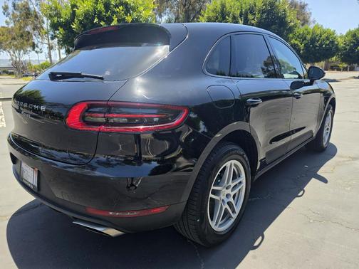 Black 2018 Porsche Macan Macan