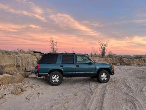 Green 1995 Chevrolet Tahoe Base