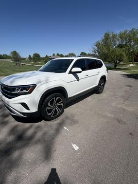 White 2023 Volkswagen Atlas 2.0T SEL