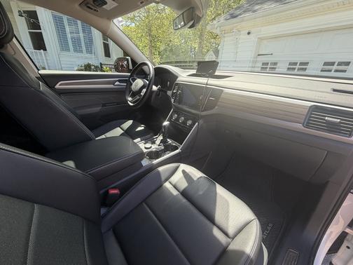 White 2023 Volkswagen Atlas 2.0T SEL