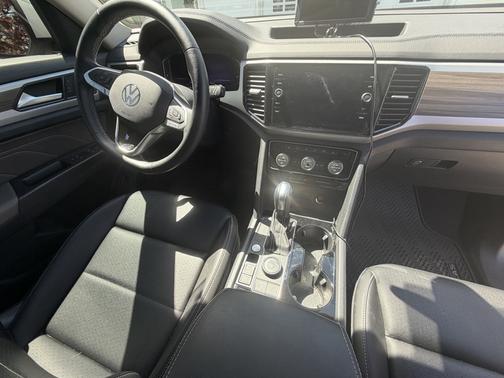 White 2023 Volkswagen Atlas 2.0T SEL