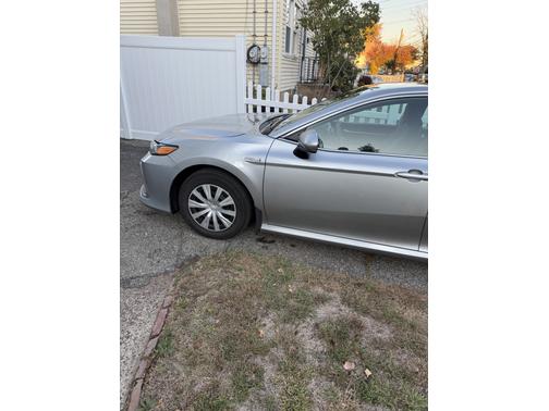 2021 Toyota Camry Hybrid LE