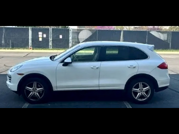 2014 Porsche Cayenne Cayenne Platinum Edition