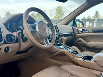 2014 Porsche Cayenne Cayenne Platinum Edition