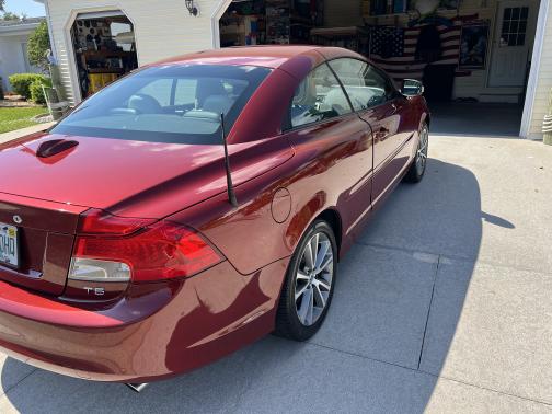 2011 Volvo C70 T5